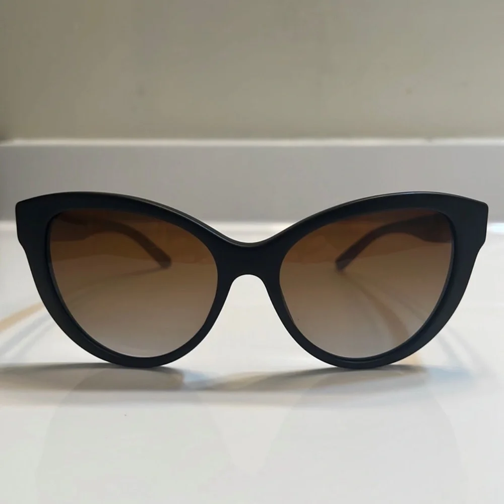 Burberry Sunglasses - Picture 2 of 11